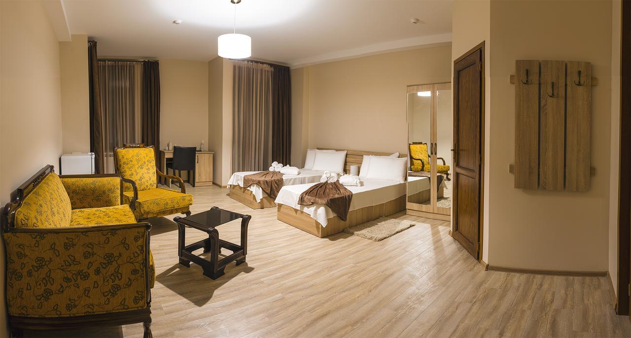 Royal House Otel Gori Dış mekan fotoğraf