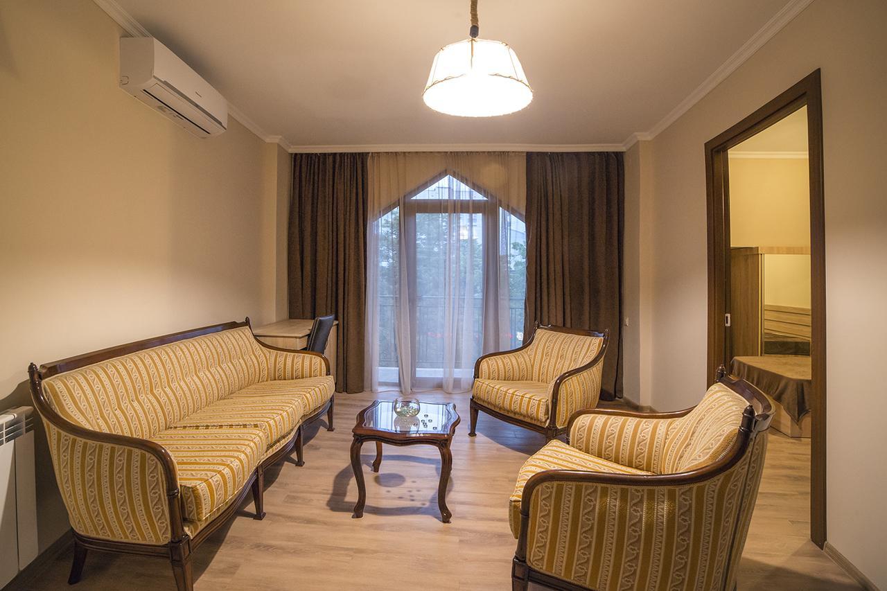 Royal House Otel Gori Dış mekan fotoğraf